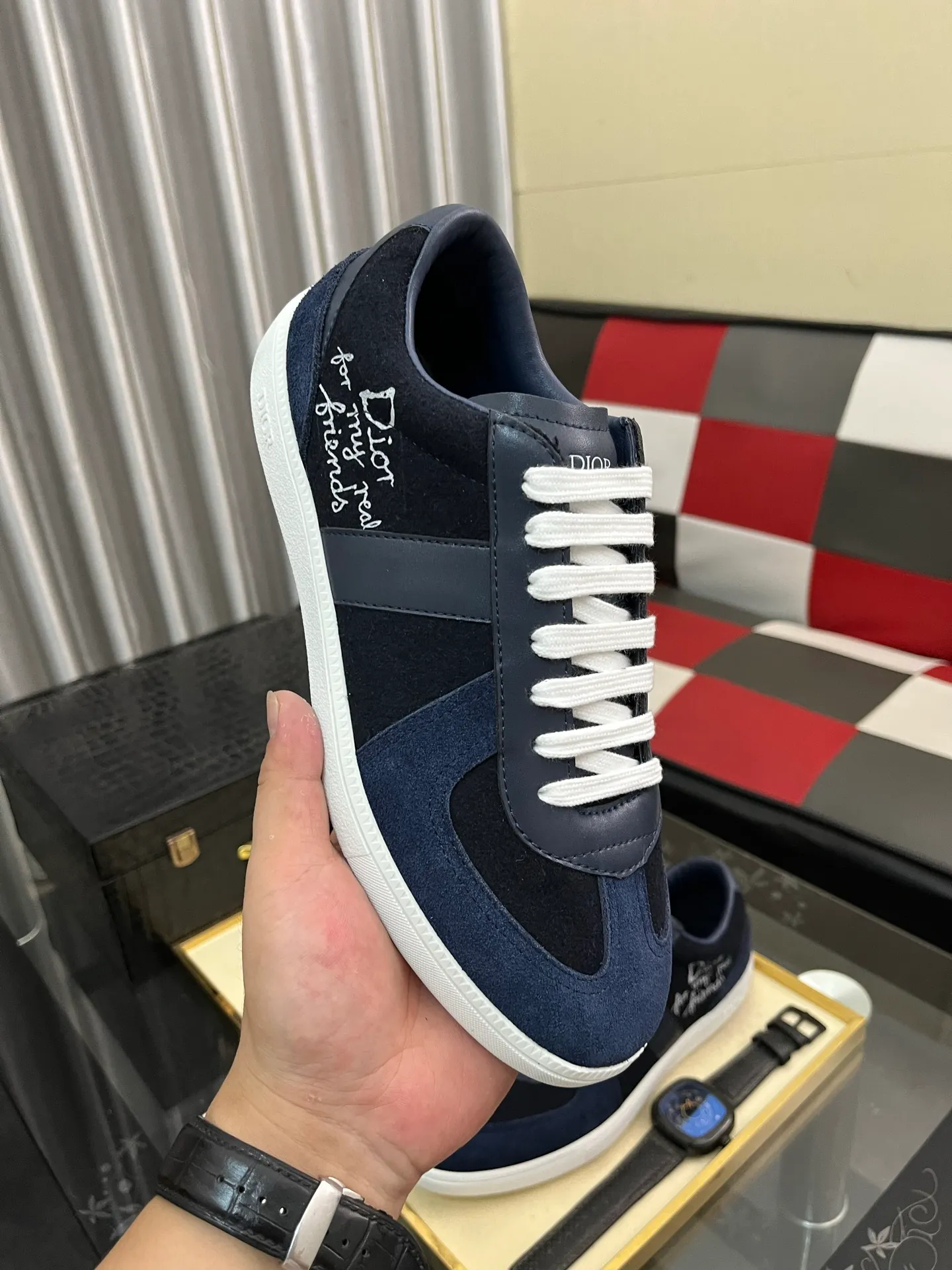 Men's shoes 💰400⌚️⌚️ 【Dior*DIAO】original quality.~ Unique modern style sneakers. 🏃A must-have casual shoe for trendy men😍😍 Original brand imported from Italy, imported original leather, sheep lining (refuses to discolor and grind feet) Sole: Original sole provided by the original factory, French lazy style design ⚠️Fit to the feet, original quality, super comfortable original sole. Code number: 38-443️⃣Colors available